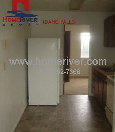 2nd image of 2466 1st St #8