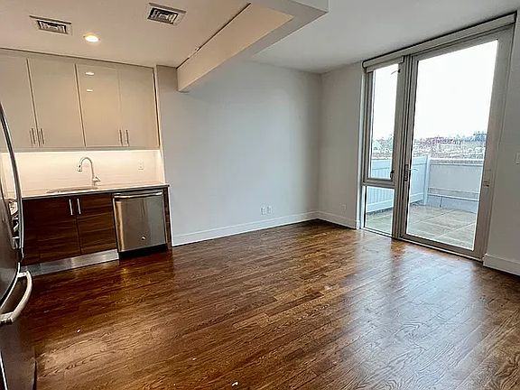 4th image of 843-847 Lexington Ave #6I