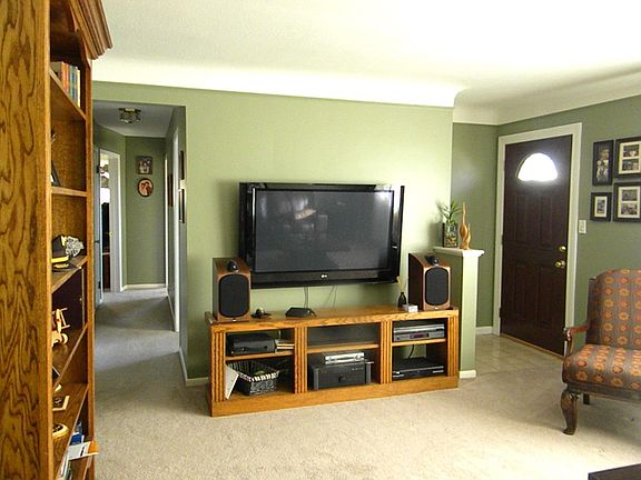 5th image of 7579 Pleasant Hill Dr