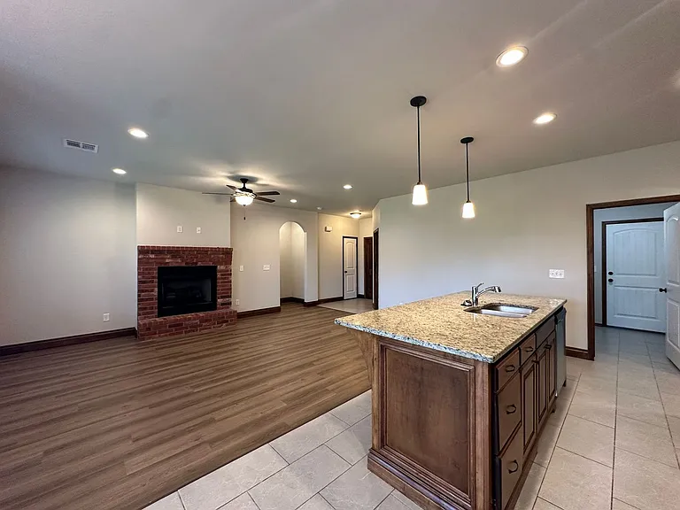 11008 SW 36th St — Photo 6