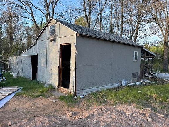 4th image of W8134 Pike Hill Rd
