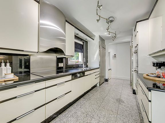 4th image of 18 Martin Grove Rd