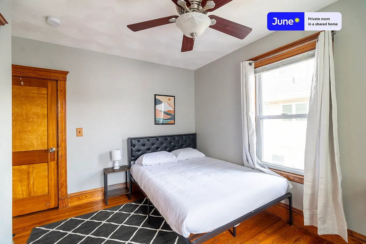 21 Bradbury Ave — Photo 1