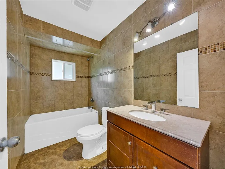 973 Pelissier St — Photo 15