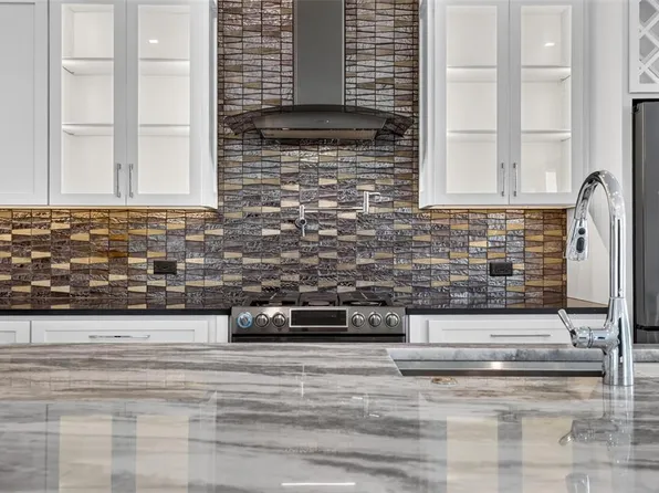 15400 Kestral Park Ct, Edmond, OK 73013