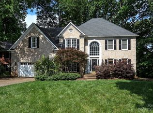 8911 Shorehaven Ct, Charlotte, NC 28269