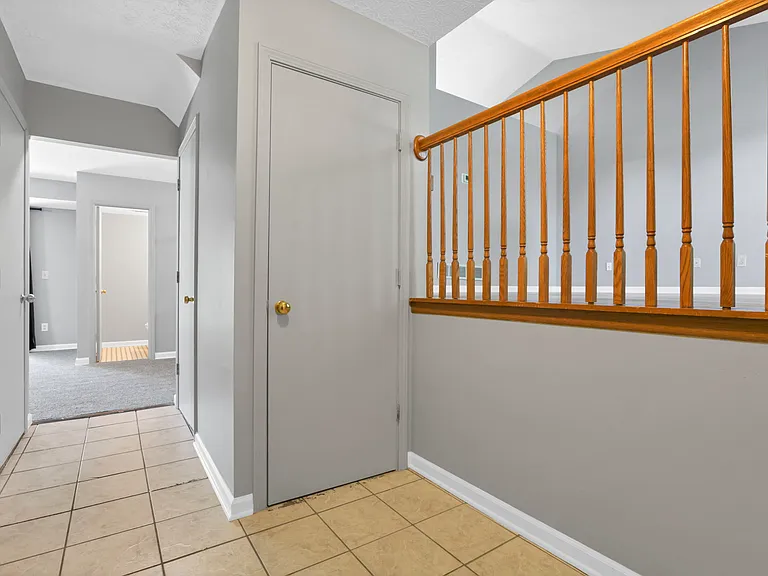 933 Briaro St — Photo 4