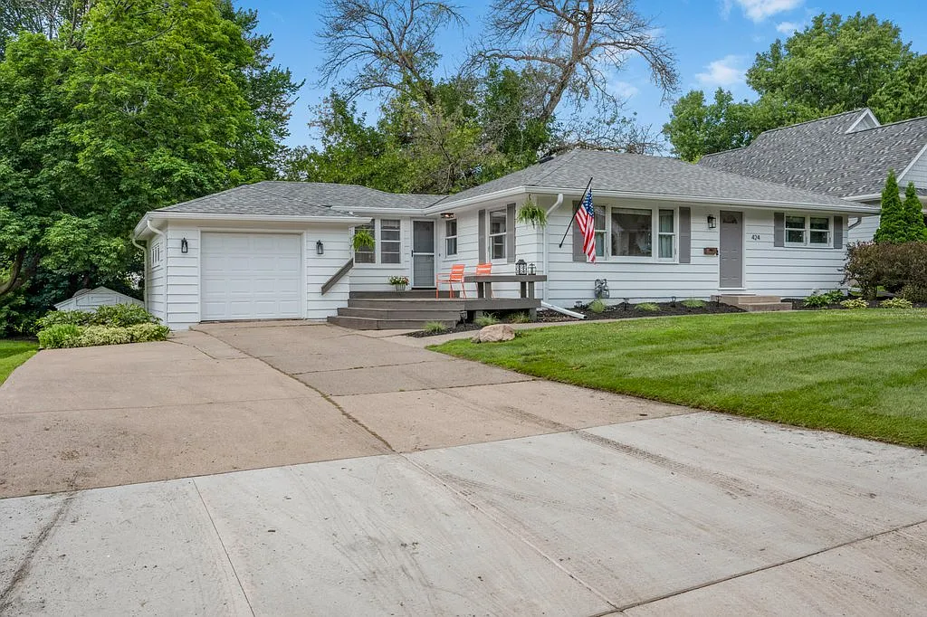 Tyler Ave S, Edina — Photo 2