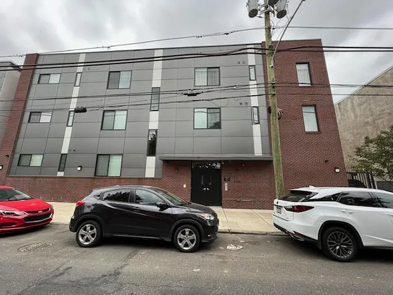 Brand New Modern Apartments — Photo 8