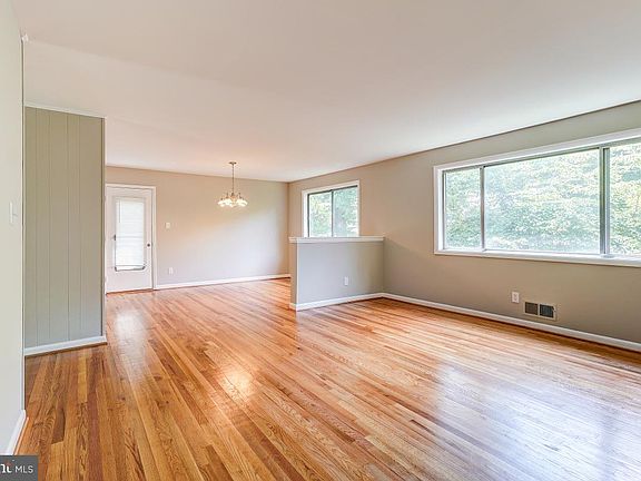 4th image of 2 Martha Ct