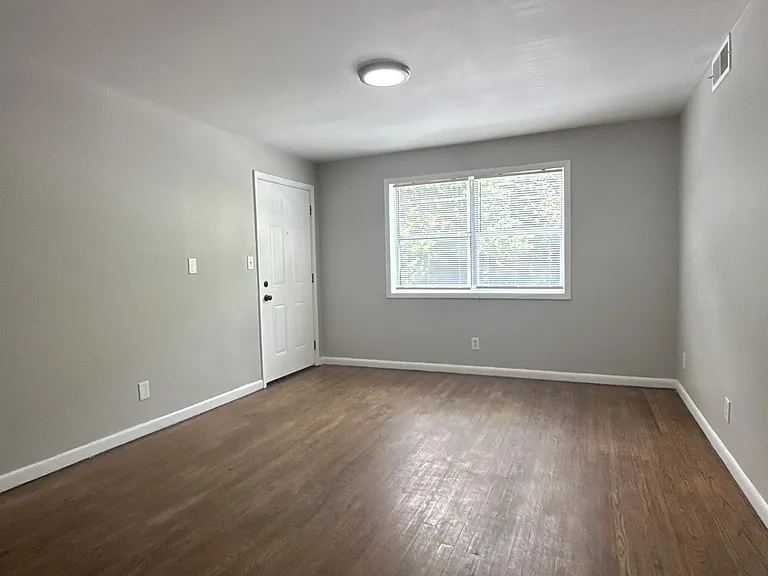 1607 Line Cir #2 — Photo 7