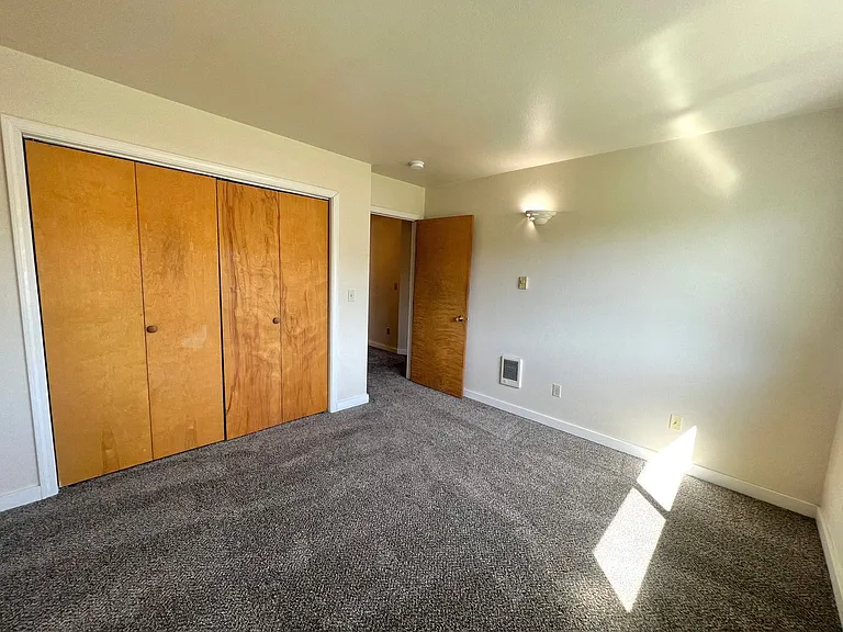 1308 N Brooklane St — Photo 18
