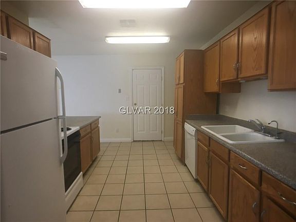 5th image of 3179 Brentwood St