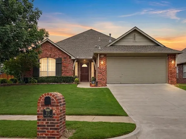 812 N Willow Ave N, Broken Arrow, OK 74012