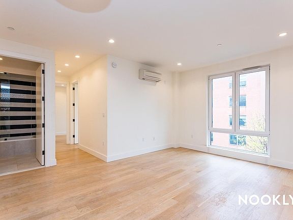 5th image of 961 Willoughby Ave #3P