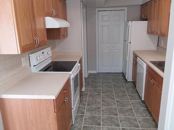5th image of 1807 Carlton E