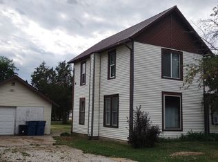 108 N Main St, Tampico, IL 61283