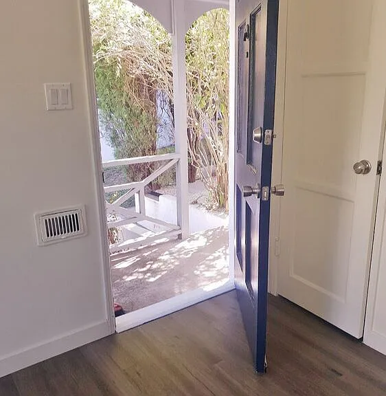 1725 Malcolm Ave — Photo 5