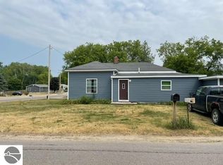 205 Grace St, Farwell, MI 48622