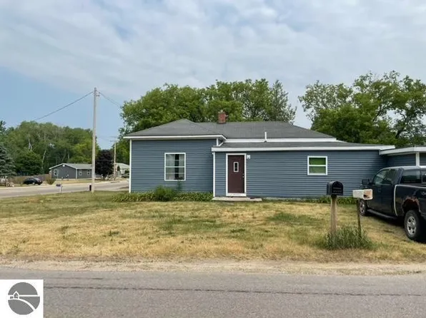 205 Grace St, Farwell, MI 48622