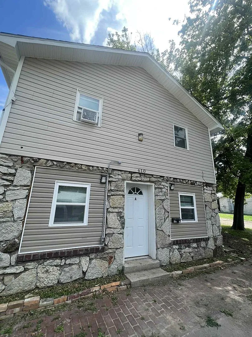 610 W 9th Joplin A&B — Photo 1