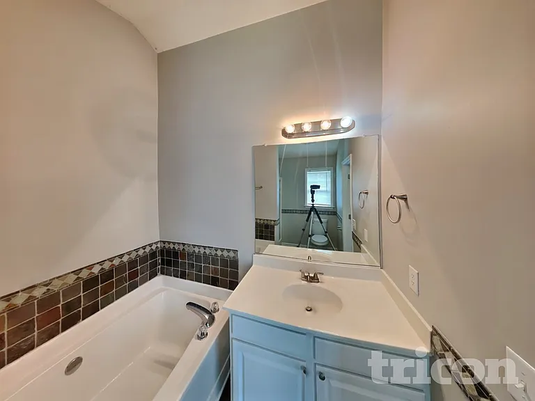 200 Falcon Rd — Photo 9