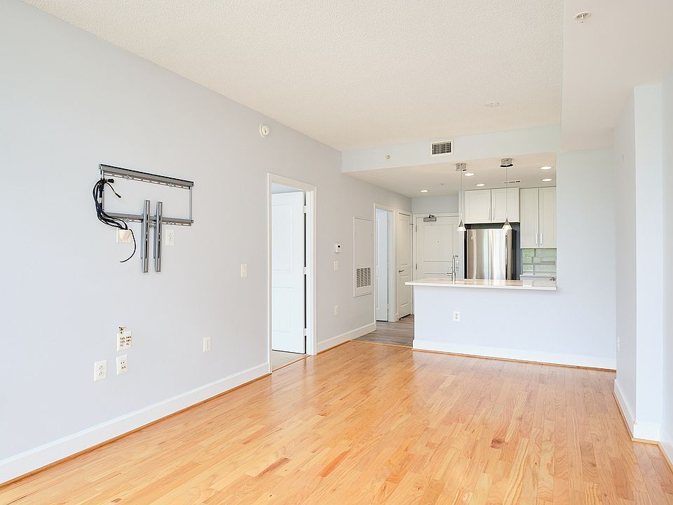 3600-S-Glebe-Rd-416-21-04-29-30330_04302021