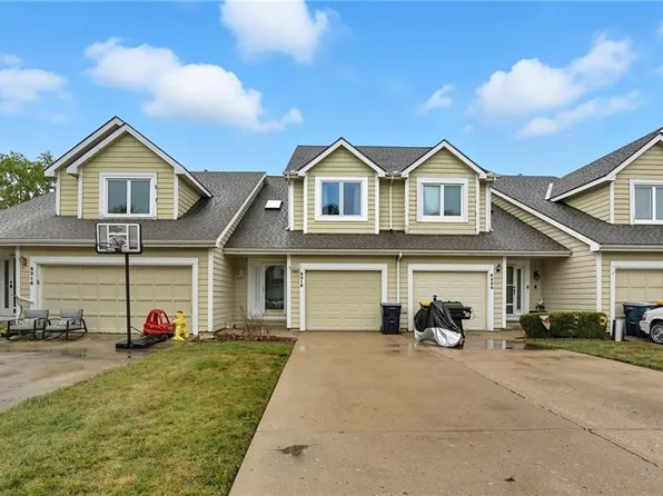 8218 NW Bradford Ct, Kansas City, MO 64151