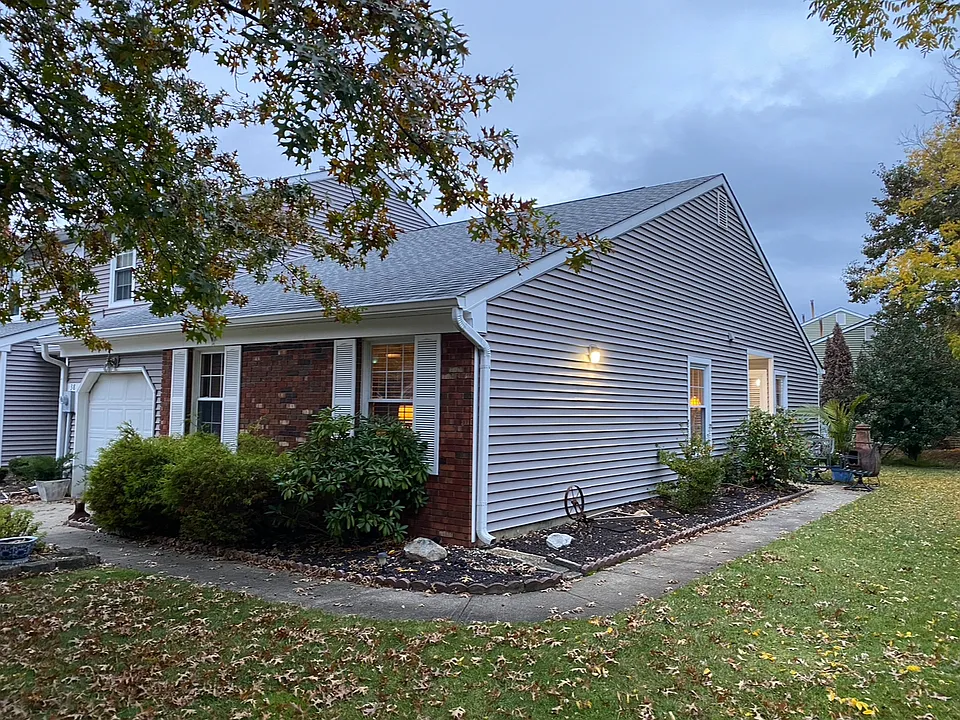 38 Oak Ln #38
