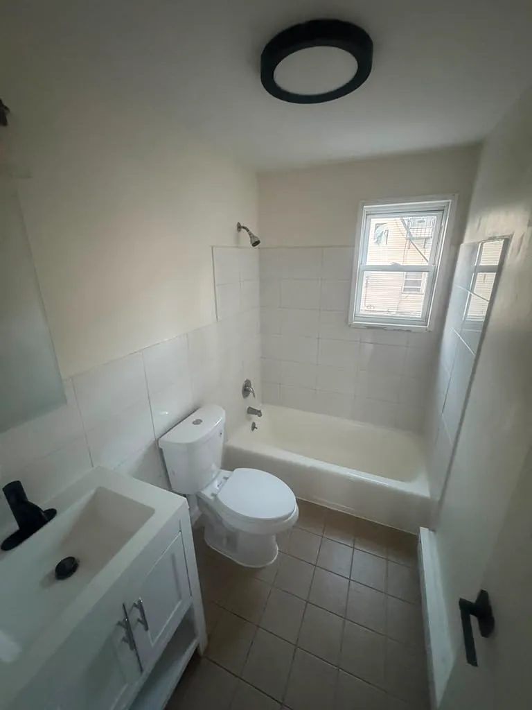 2 bed, $2,000 — Photo 4