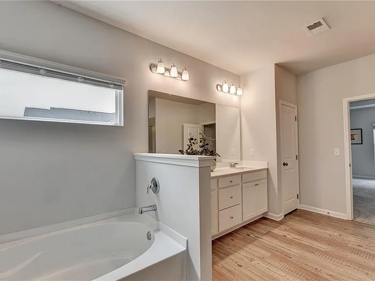 3828 Amicus Dr — Photo 32