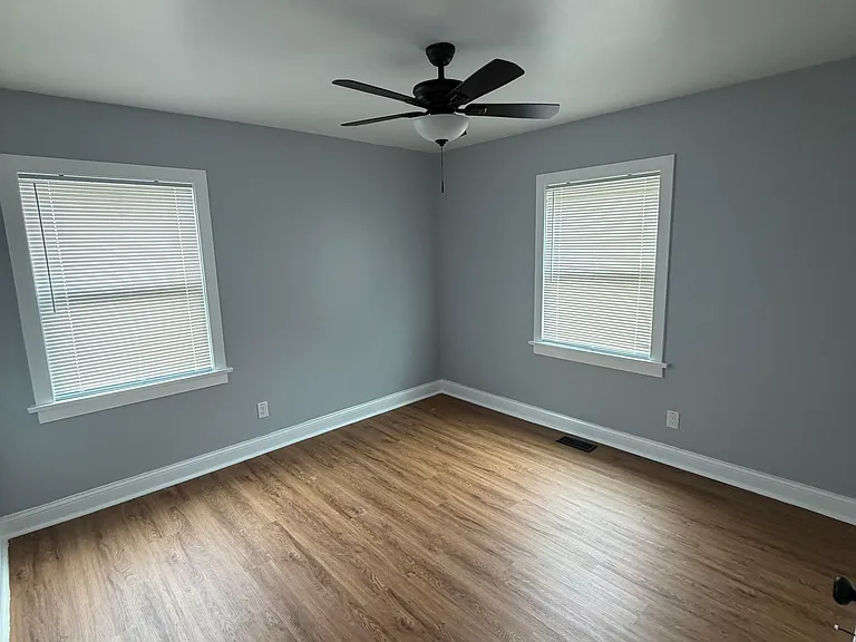 1623 Kenneth Ave — Photo 8