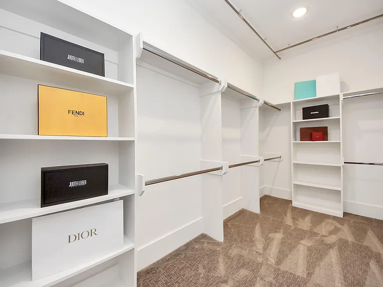 7504 Carver Rd #D — Photo 32