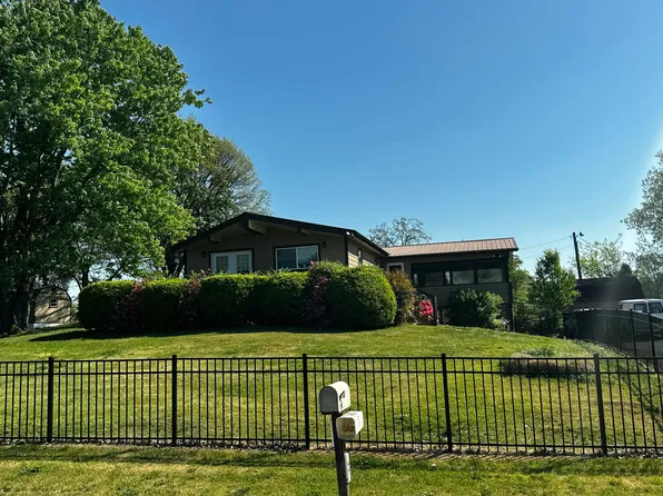 471 Huntsman Ln, Bean Station, TN 37708