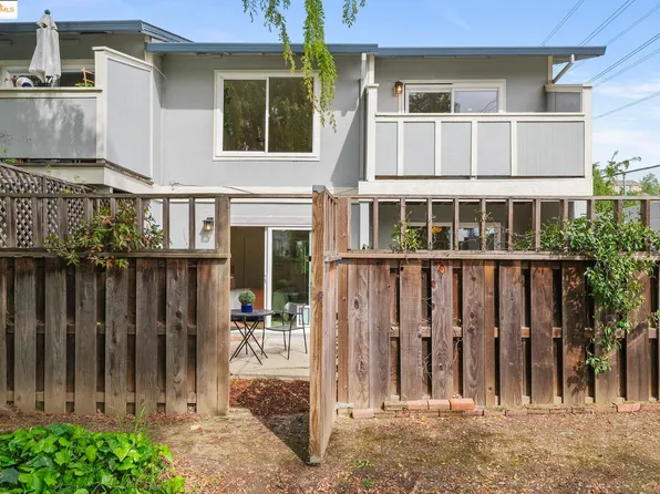 158 Holiday Hills Dr, Martinez, CA 94553