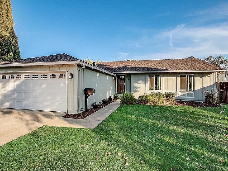 1st image of 5872 Cadiz Dr
