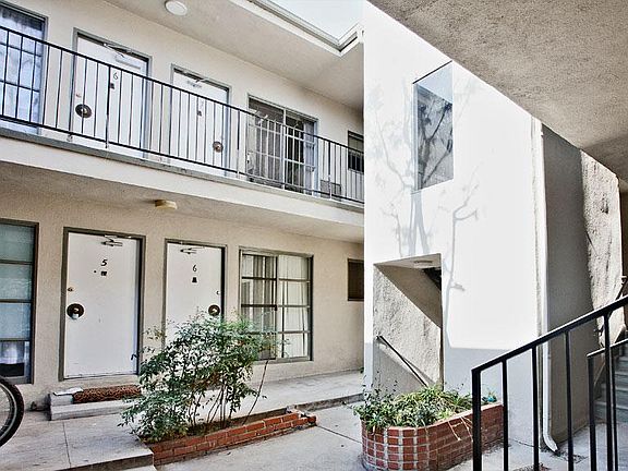 2nd image of 1211 Pico Blvd