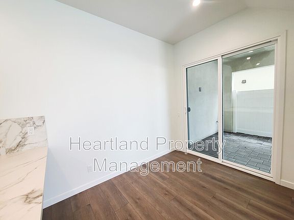 3rd image of 4115 Clairemont Mesa Blvd