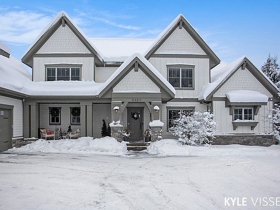 2nd image of 2287 Prairie Rose Ct NE