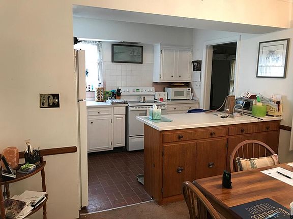 5th image of 2599 E Livingston Ave