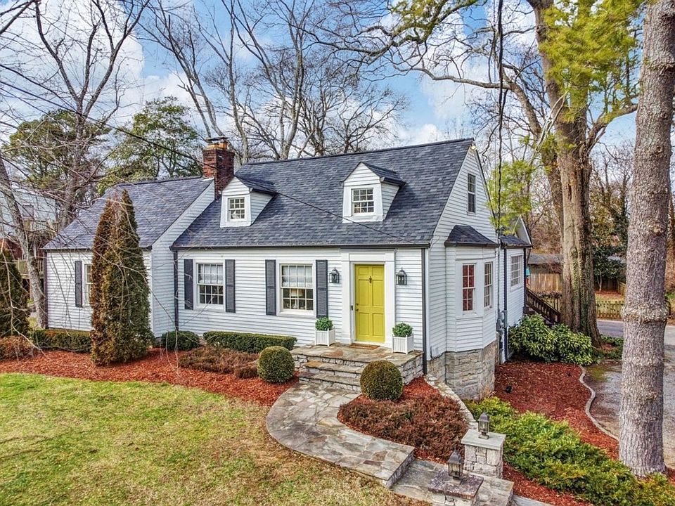 1st image of 2912 Woodlawn Dr