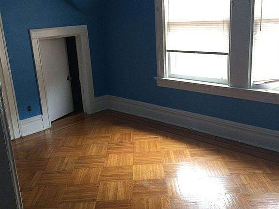 5th image of 2669 E 22nd St