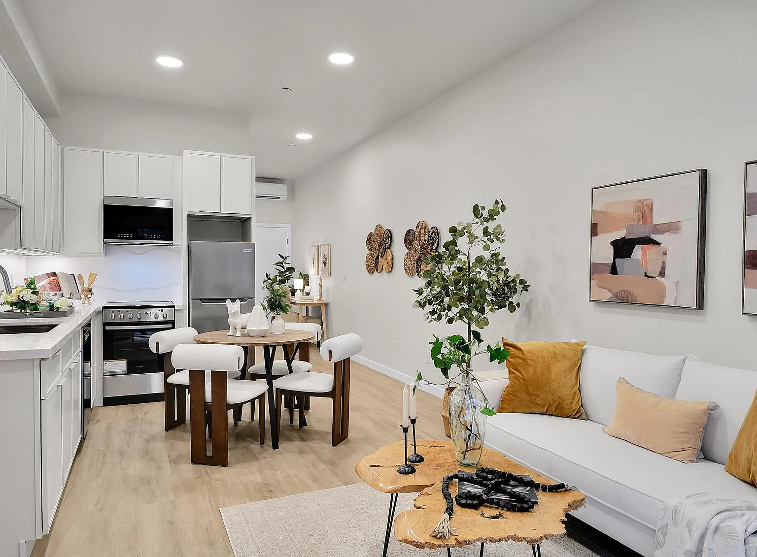 Studio, 530 sqft, $1,600 — Photo 1