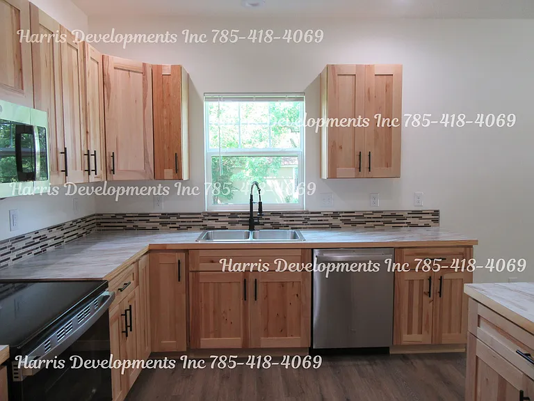 312 S Cherry St — Photo 5