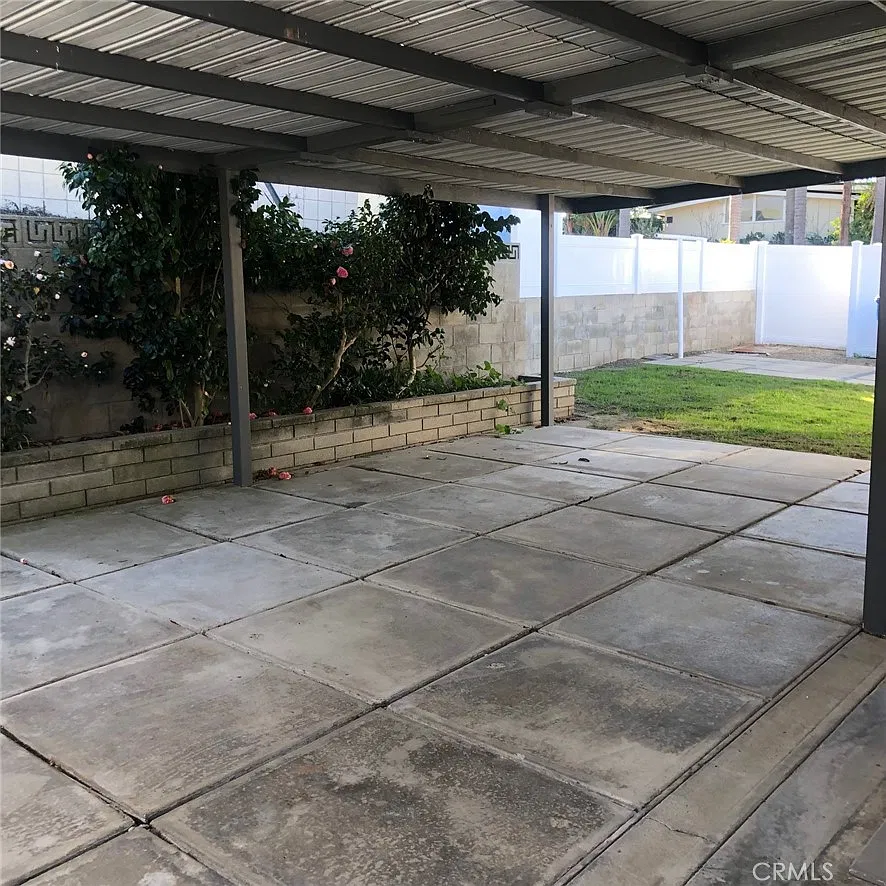 5 bed, 2963 sqft, $5,500 — Photo 2