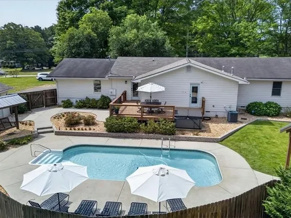 679 Ball Ground Rd, Ball Ground, GA 30107