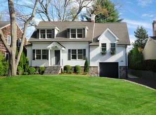 17 Sachem Ln, Greenwich, CT 06830