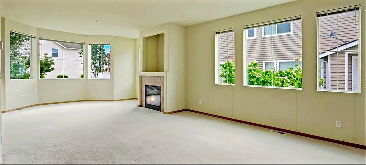 2420 Simmons St — Photo 4