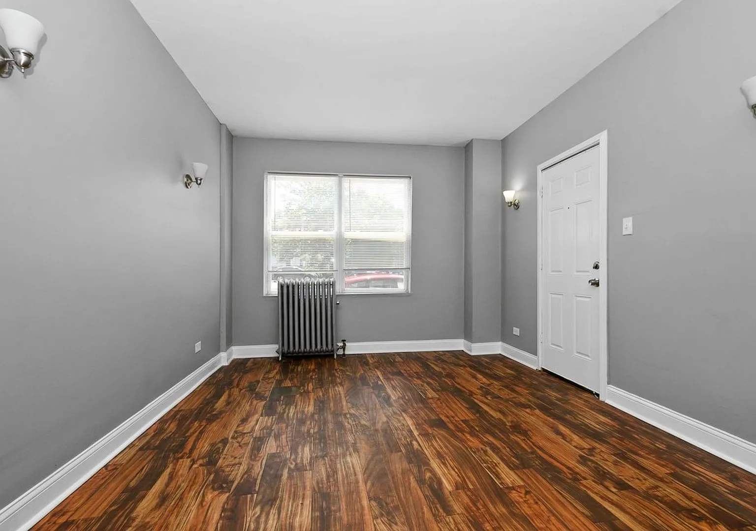 102-108 Memorial Dr — Photo 2