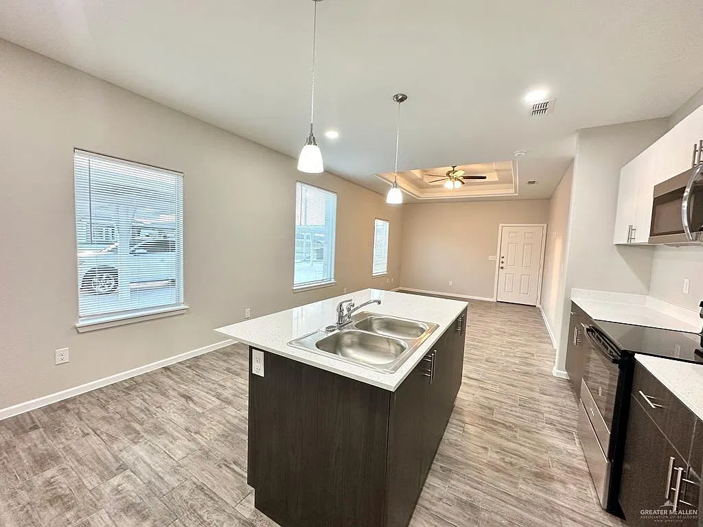 3 bed, 2.0 bath, 1040 sqft, $1,150 — Photo 4